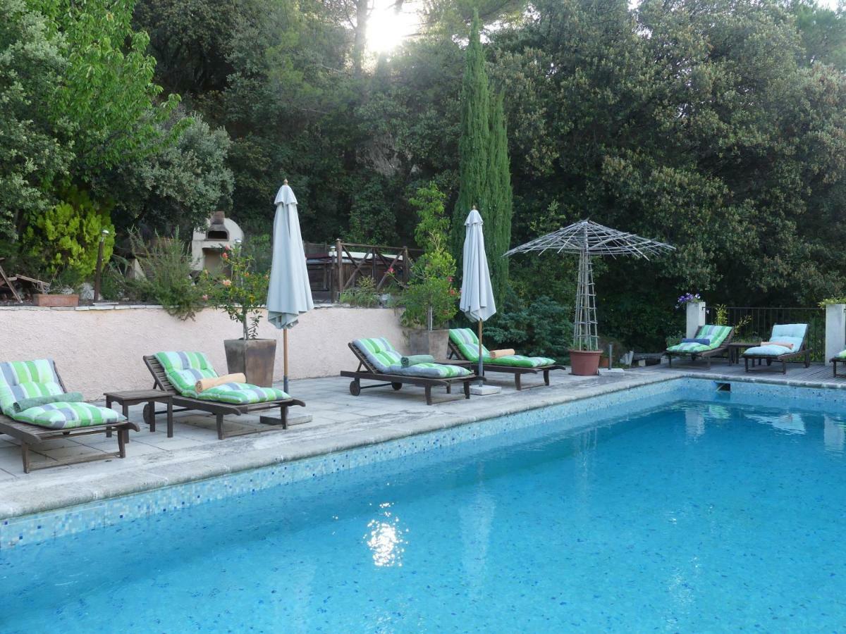 Les 3 Saisons Bed & Breakfast Cucuron Bagian luar foto
